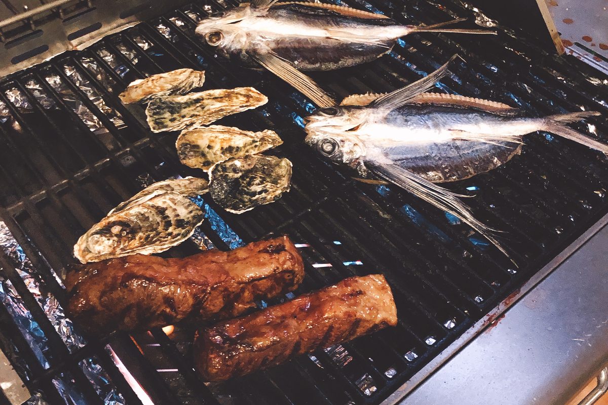 飛魚與牡蠣海鮮燒烤
